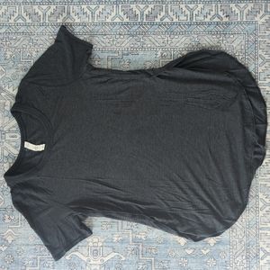 Lululemon Women's t-shirt size 6